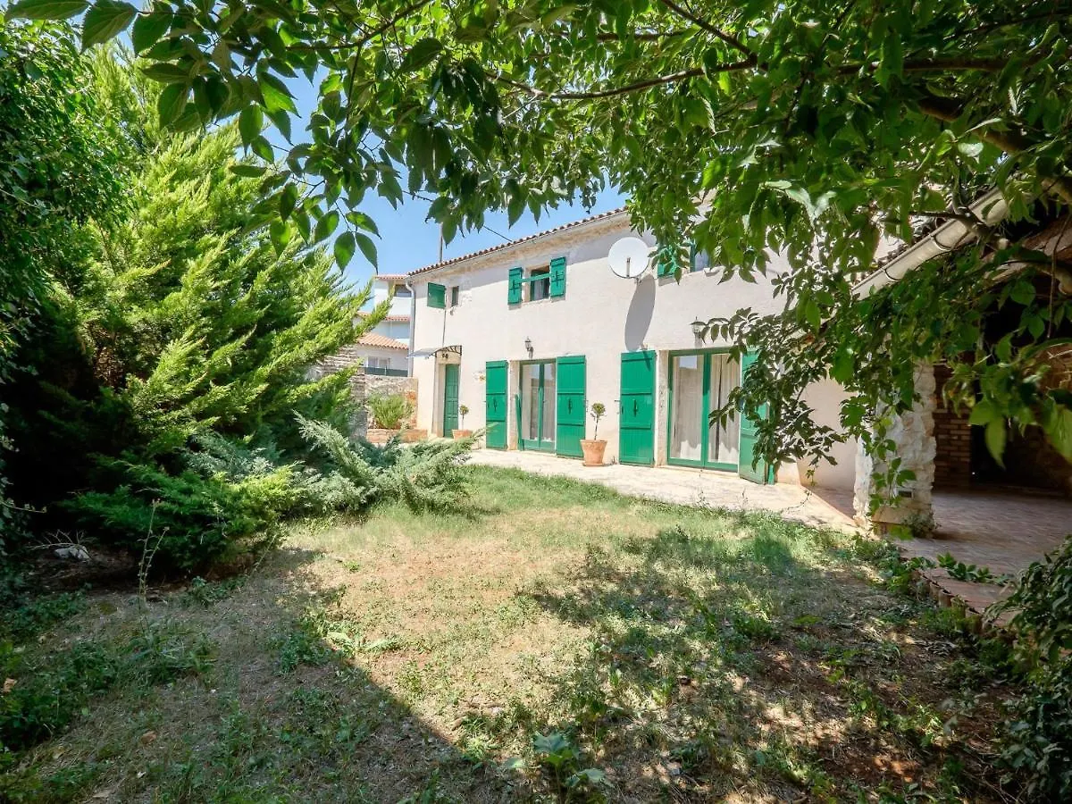 Wonderful Holiday Home In Pula