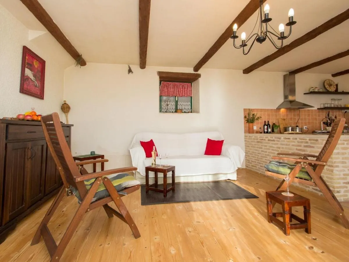 Wonderful Holiday Home In Pula