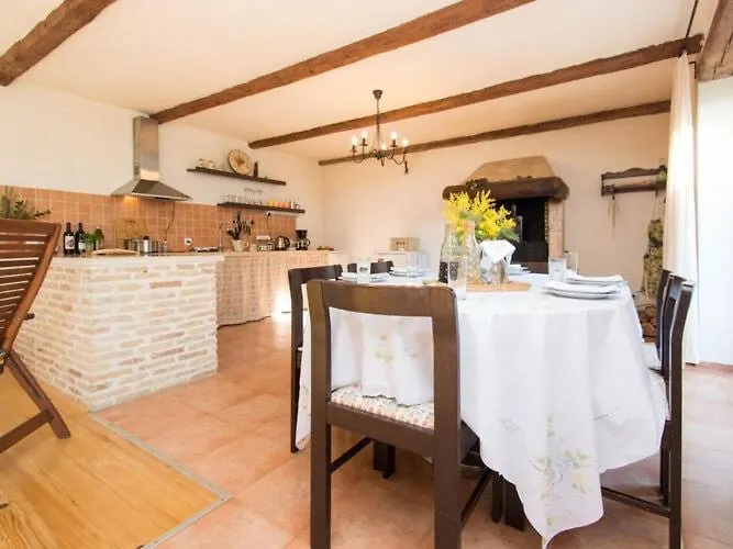 Wonderful Holiday Home In Pula